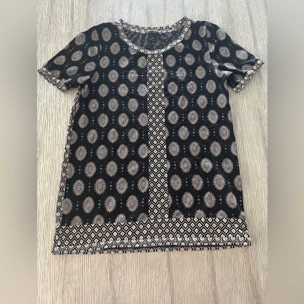 J.CREW  Woman’s short sleeve paisley floral top